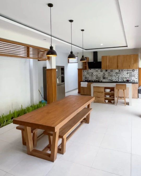 Dipan dan furniture kamar tidur kayu jati custom di Marades Villas